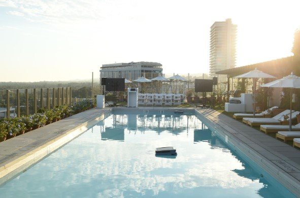 What is the ideal air temperature for a pool?